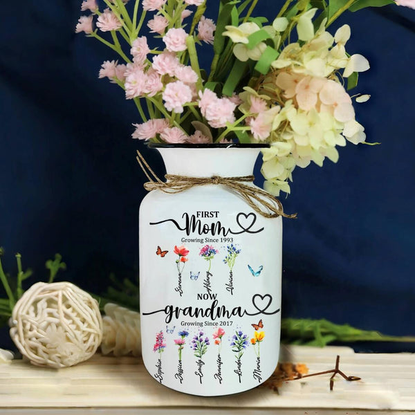 "Personalized 'First Mom, Now Grandma' Flower Pot - A Heartfelt Gift for Cherished Family Moments"
