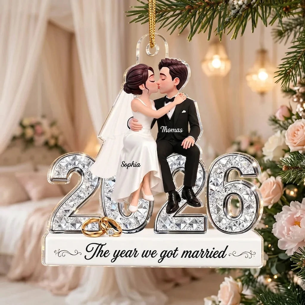 Personalized Acrylic Ornament, Kissing Newlyweds on a Christmas Tree, Unique Wedding Keepsake Gift for Couples