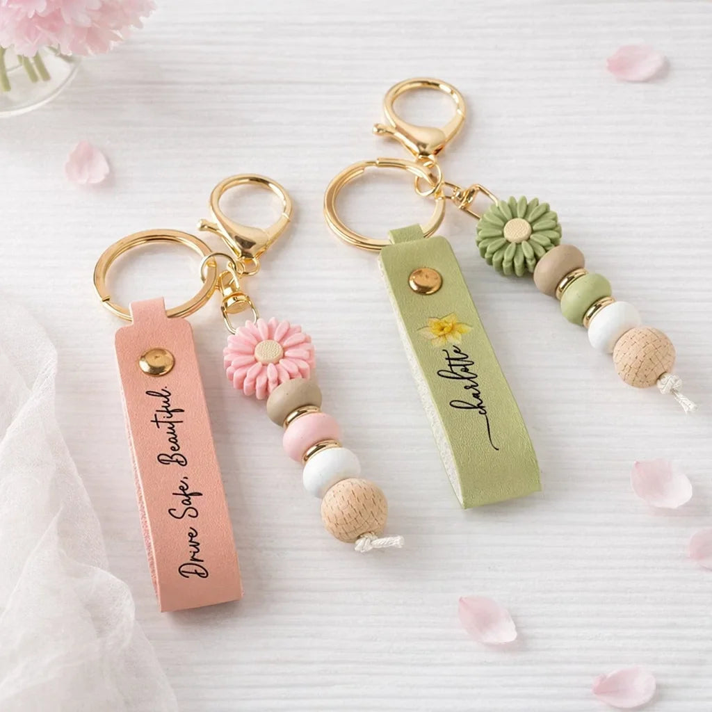 Personalized PU Leather Daisy Keychain, Pastel Floral Keepsake, Unique Creative Gift for Her