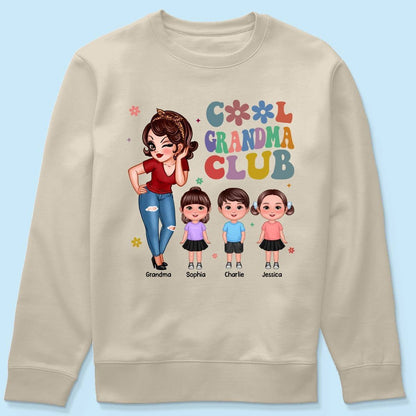 Exclusive 'Cool Grandma Club' Tee - Custom Chic Gift for the Trendsetting Grandma