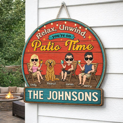 Personalized Wooden Sign with Lounging Patio Family & Dog Scene, Unique Creative Gift for Families