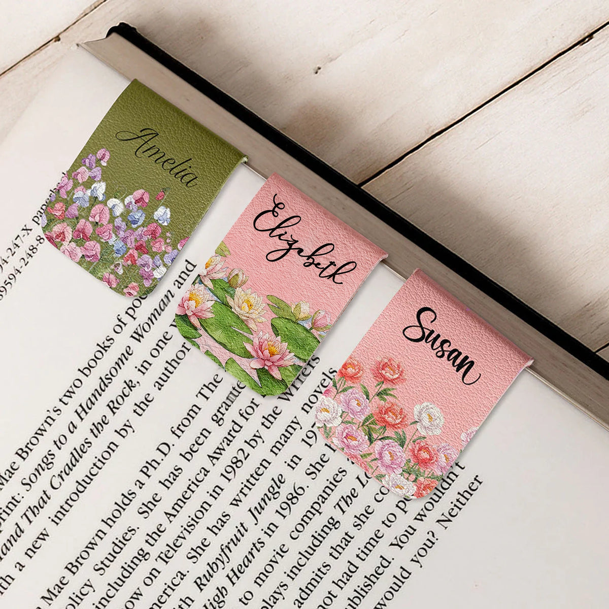 Personalized Leather Magnetic Bookmark with Birth Flower Design for Book Lovers - Unique Gift for Readers