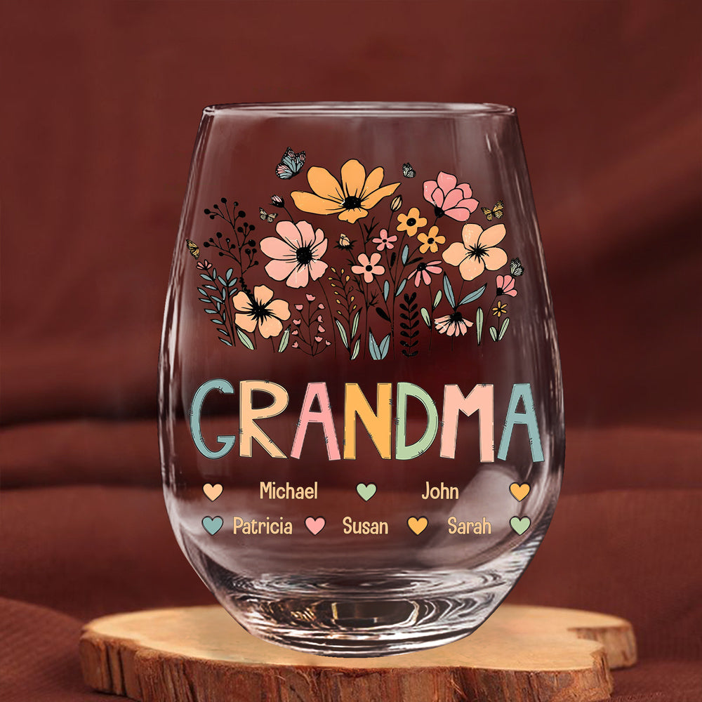 Personalized Wine Glass for Grandma with Colorful Flower Design, Customizable with Names of Grandchildren, Ideal Gift for Grandmothers on Special