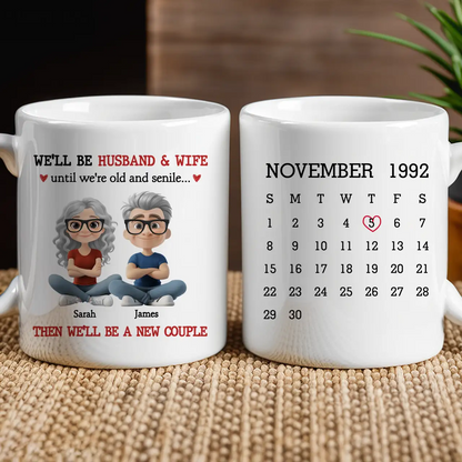 Personalized Ceramic Mug with Sitting Cartoon Couple, Calendar Date Design, Unique Gift for Husband & Wife