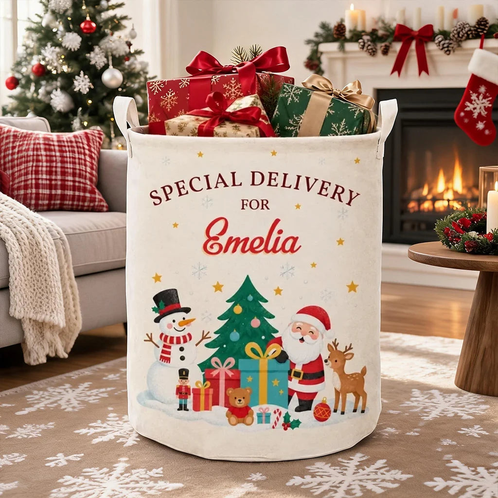 Round Storage Basket, Heartwarming Red and Green Santa Scene, Personalized Creative Gift for Family