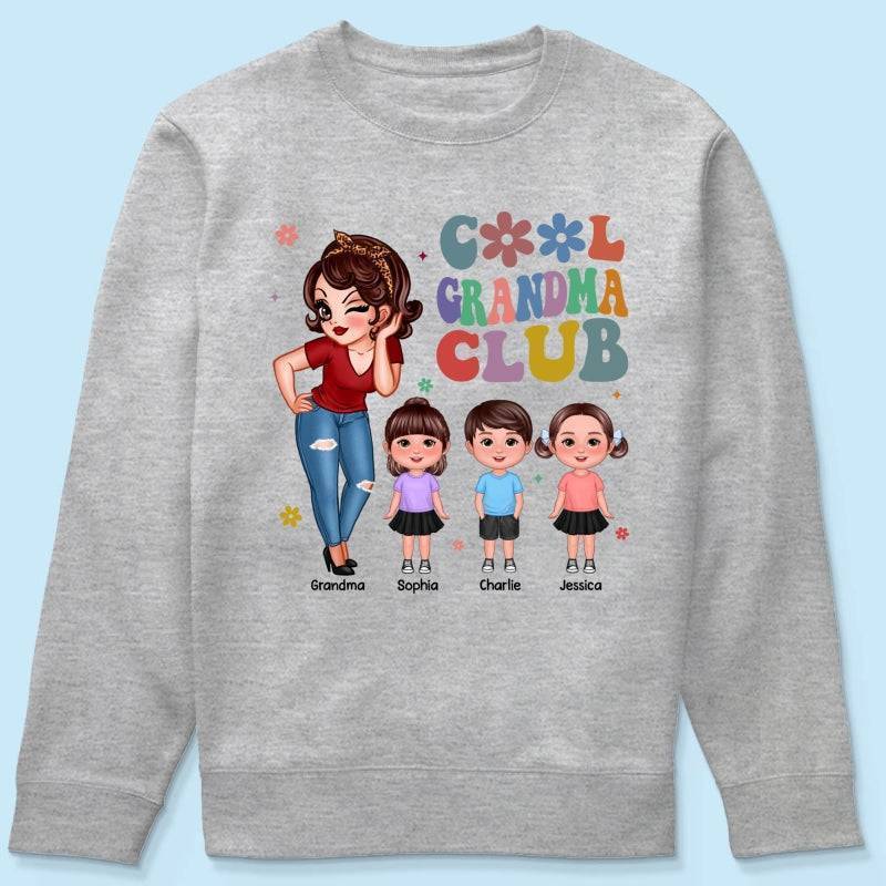 Exclusive 'Cool Grandma Club' Tee - Custom Chic Gift for the Trendsetting Grandma