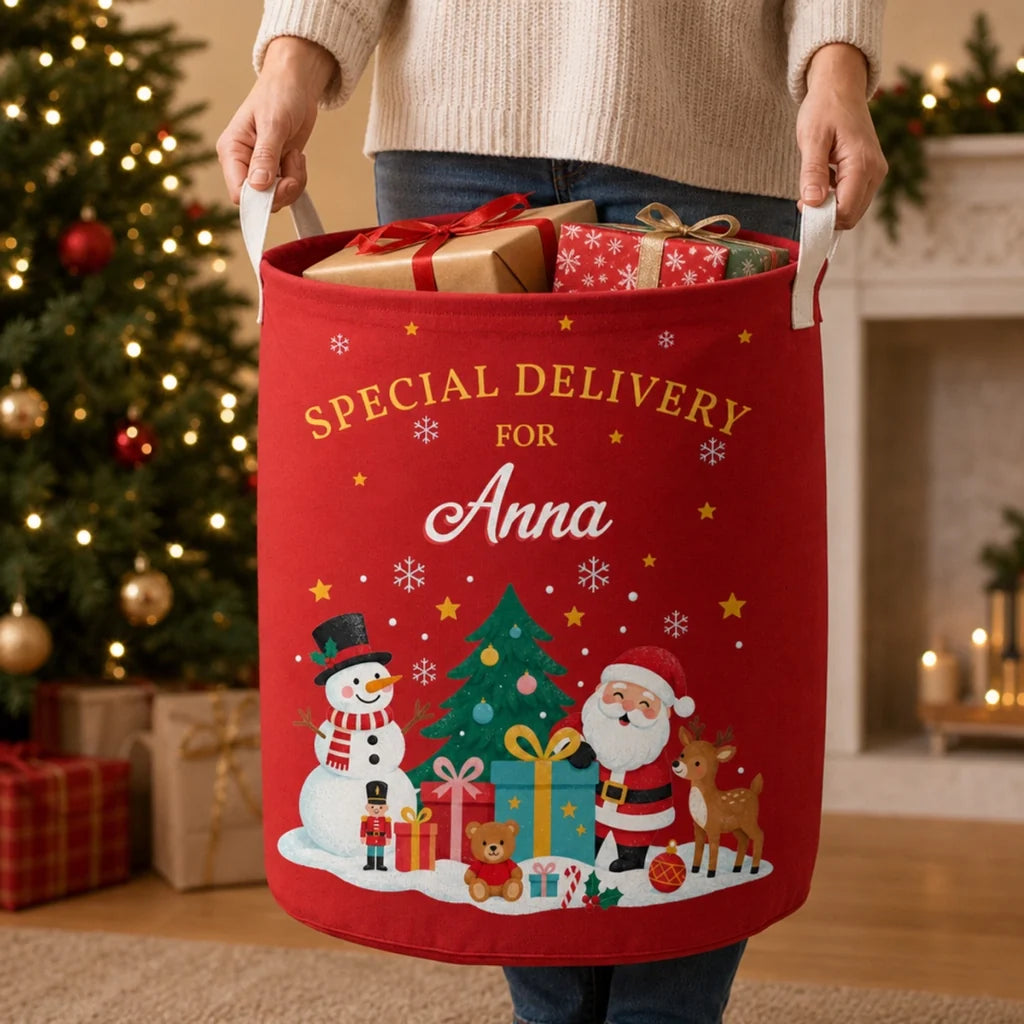 Round Storage Basket, Heartwarming Red and Green Santa Scene, Personalized Creative Gift for Family