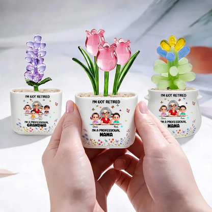 Personalized Grandma Ceramic Planter with Glass Flowers & Grandchildren, Custom Mother’s Day Gift for Grandma