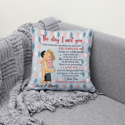 Custom Couple Pillow – Celebrate Your Love Story with a Unique Gift