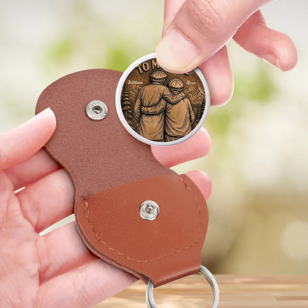 Personalized Pocket Hug for Wife, Retro Embracing Couple Love Token, Unique Romantic Gift