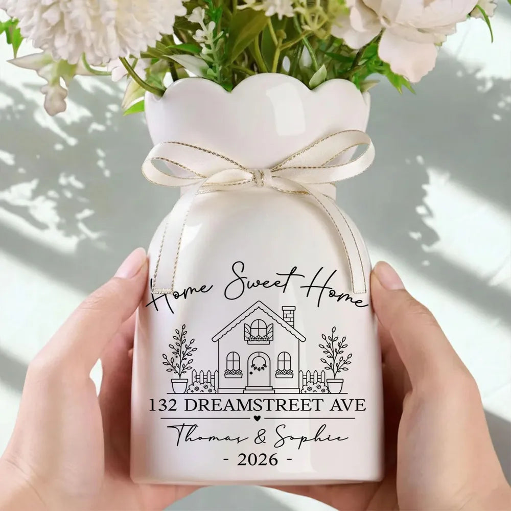 Custom Scalloped Rim Ceramic Vase for New Home, Floral Display Creative Gift for Family & Couple