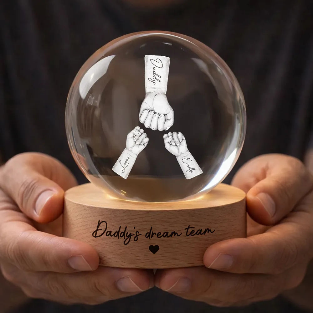 Personalized Globe Lamp Daddy's Dream Team Night Light, Sweet Handholding Design, Unique Gift for Dad