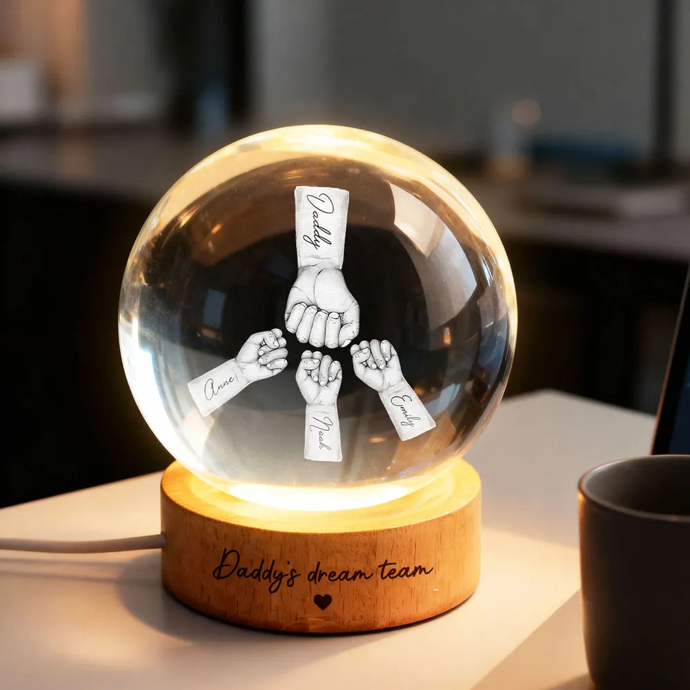 Personalized Globe Lamp Daddy's Dream Team Night Light, Sweet Handholding Design, Unique Gift for Dad