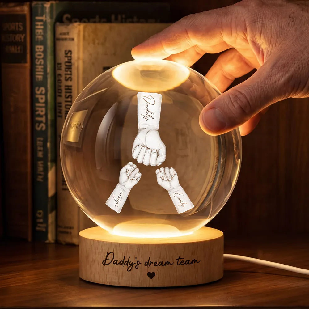 Personalized Globe Lamp Daddy's Dream Team Night Light, Sweet Handholding Design, Unique Gift for Dad