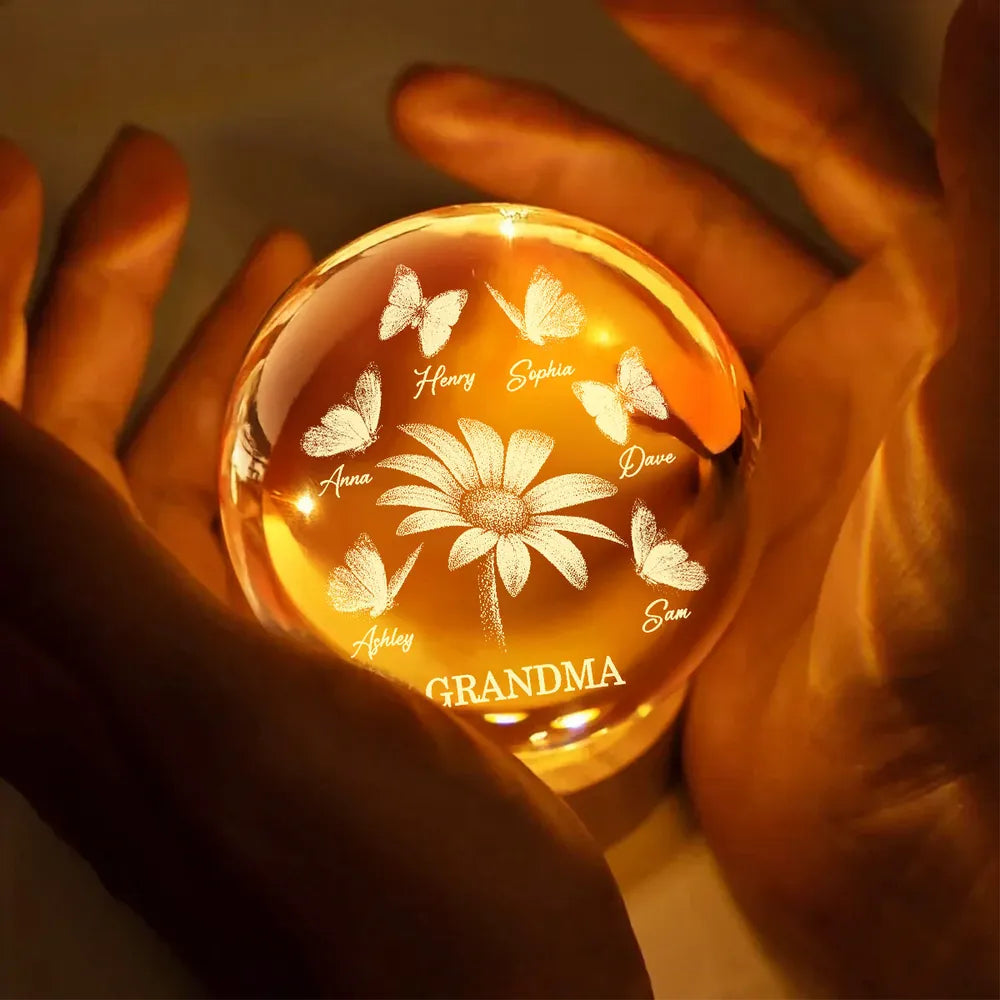 Personalized Globe Lamp with Daisy & Butterflies, Cozy Nightstand Glow, Unique Gift for Grandma