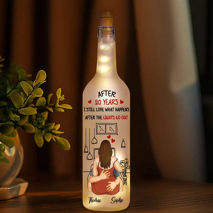 Personalized Bottle Lamp with Embracing Couple, Warm Amber Decor, Unique Gift for a Partner