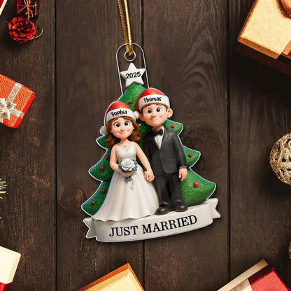 Acrylic Ornament with Newlywed Couple Design, Perfect Gift for First Christmas Together