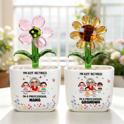 Personalized Grandma Ceramic Planter with Glass Flowers & Grandchildren, Custom Mother’s Day Gift for Grandma