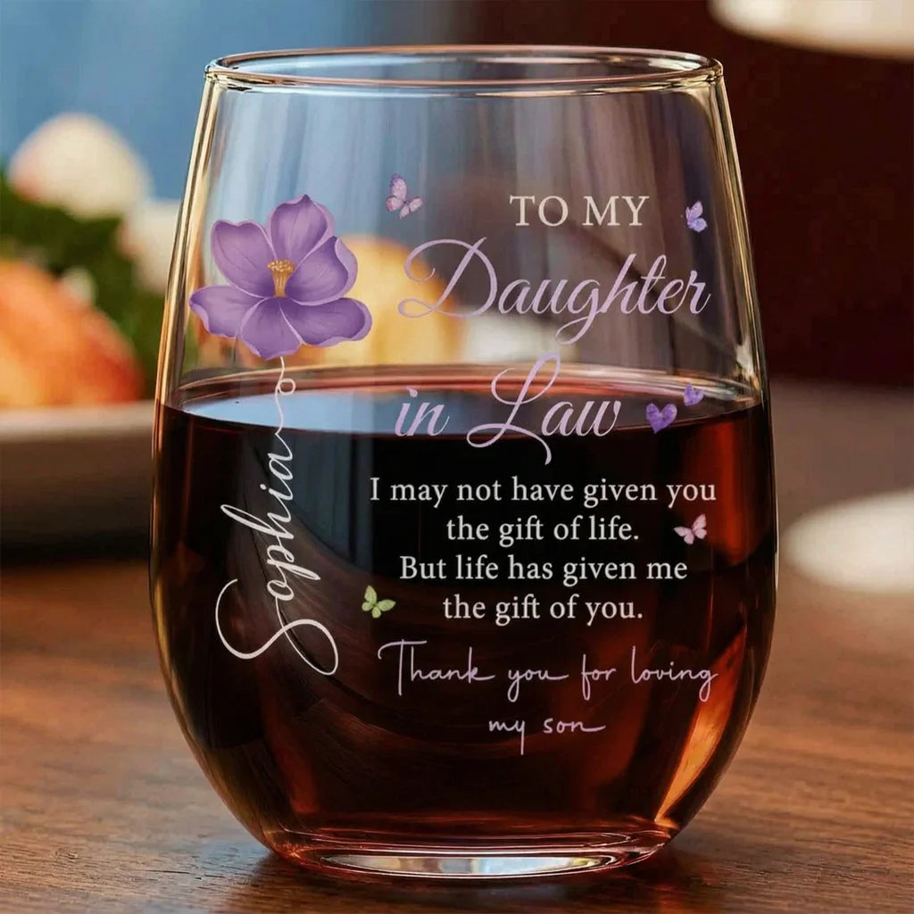 Personalized Daughter-in-Law Wine Glass with Grateful Quote, Creative Gift for a Cherished Family Member