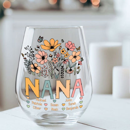 Personalized Wine Glass for Grandma with Colorful Flower Design, Customizable with Names of Grandchildren, Ideal Gift for Grandmothers on Special Occasions