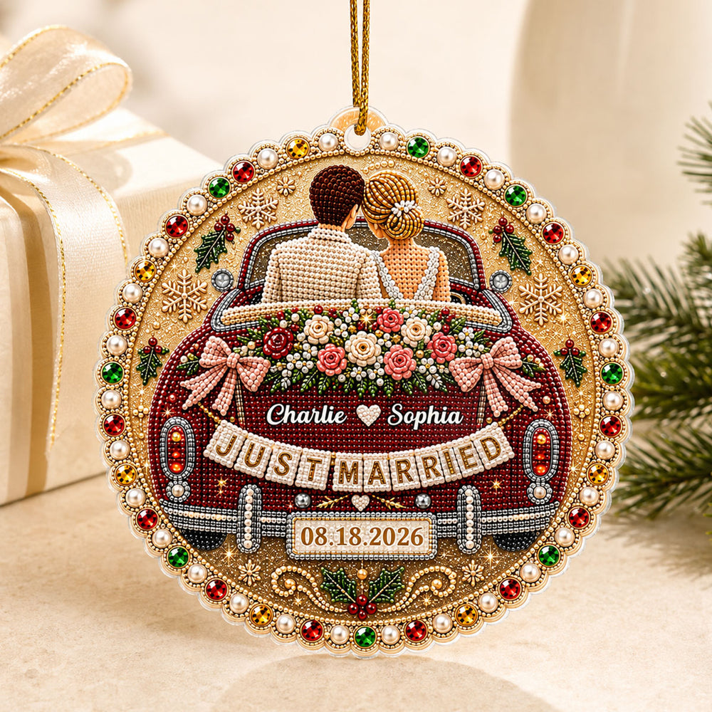 Acrylic Ornament with Bride and Groom in Red Wedding Car, Personalized Creative Christmas Gift for Couple