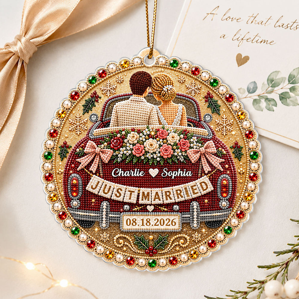Acrylic Ornament with Bride and Groom in Red Wedding Car, Personalized Creative Christmas Gift for Couple