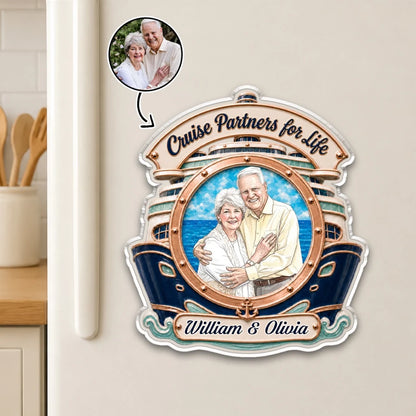 Personalized Acrylic Magnet with Embracing Couple on Ocean Cruise, Watercolor Travel Keepsake, Unique Gift for Couple