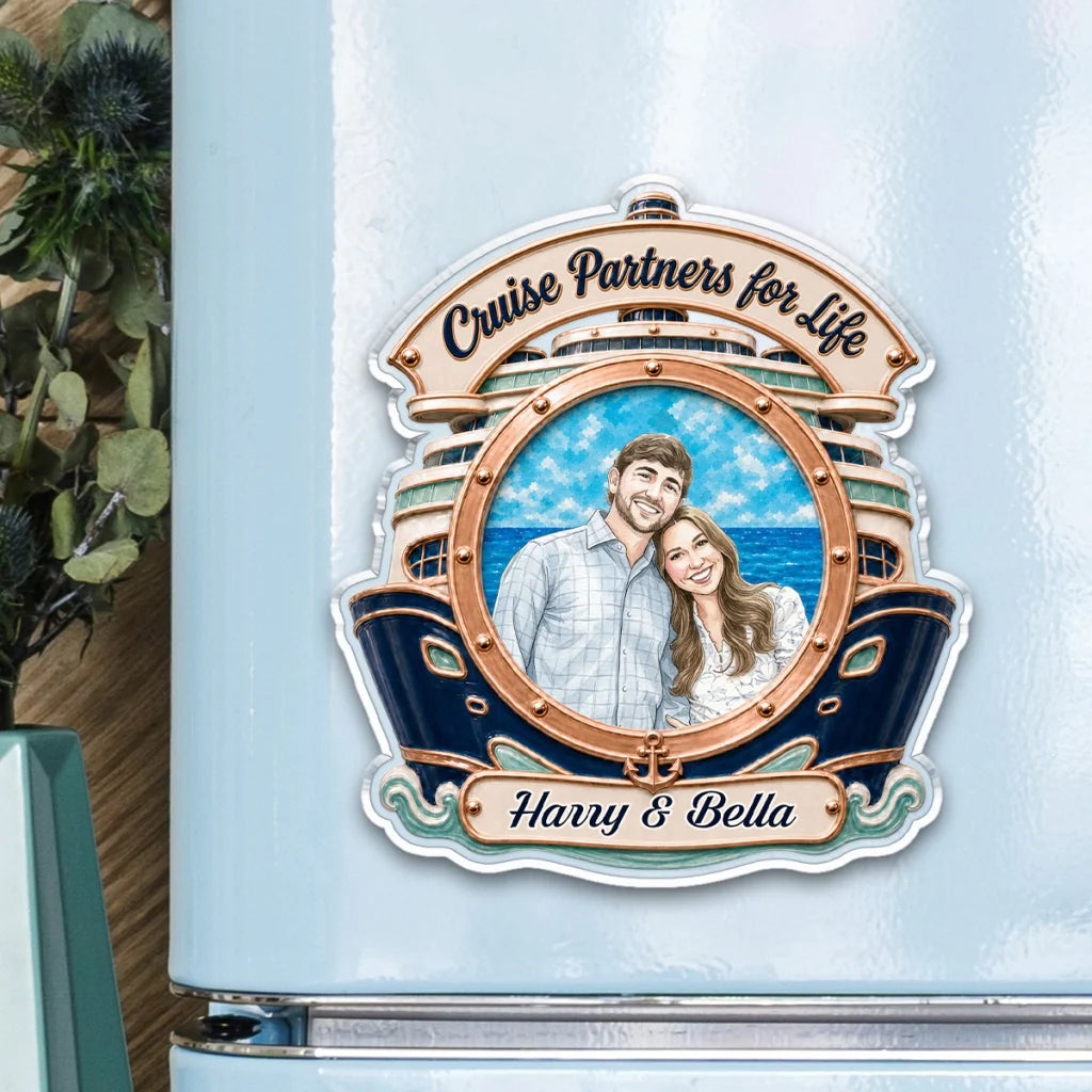 Personalized Acrylic Magnet with Embracing Couple on Ocean Cruise, Watercolor Travel Keepsake, Unique Gift for Couple