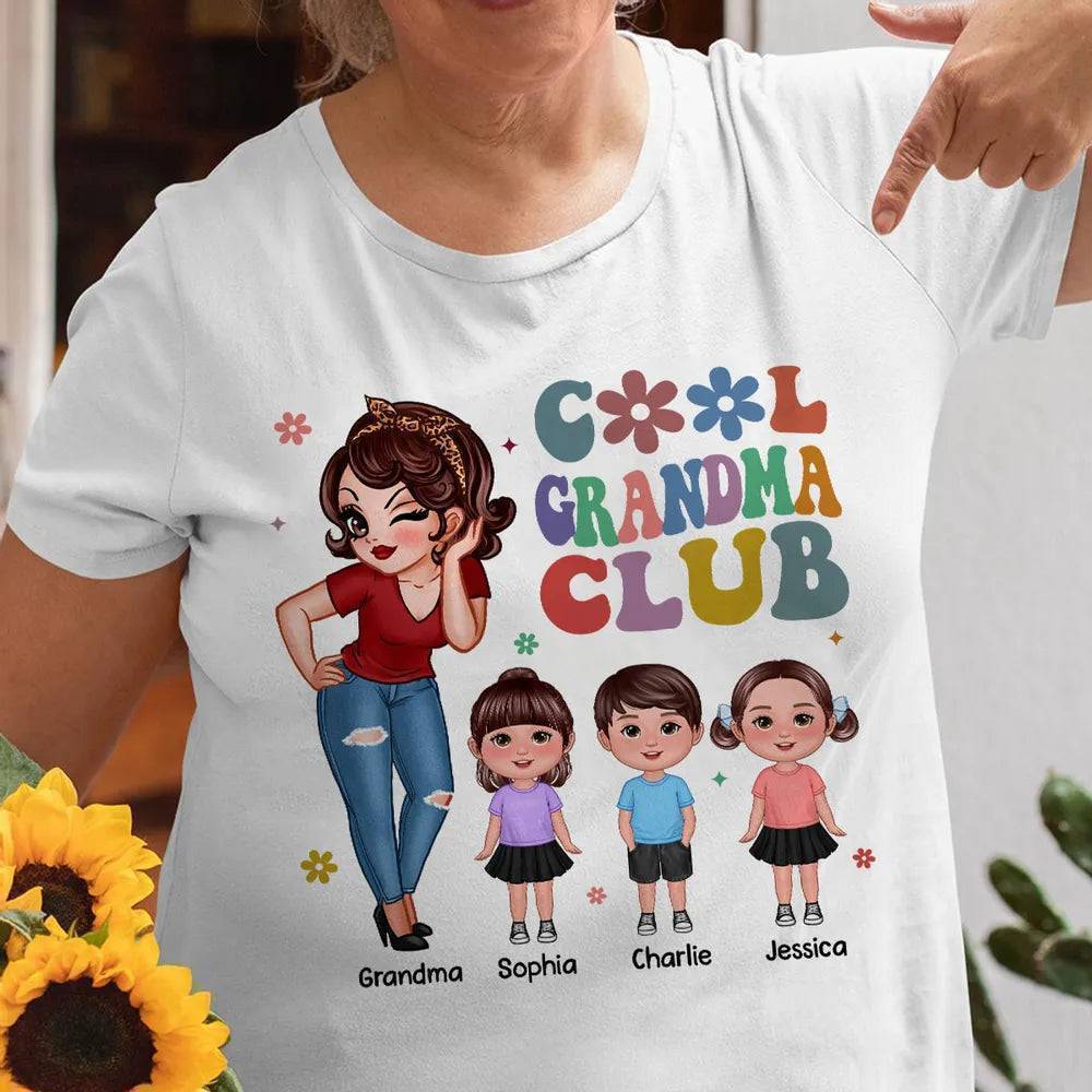 Exclusive 'Cool Grandma Club' Tee - Custom Chic Gift for the Trendsetting Grandma