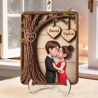 2-Layer Wooden Plaque Personalized Love Keepsake, Kissing Couple with Hanging Heart Names, Sweet Home Display and Creative Gift