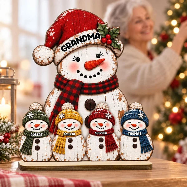 Personalized Wooden Plaque with Grandma and Grandkids Snowmen, Rustic Red Christmas Decor, Unique Gift for Grandma