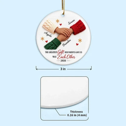 Personalized Ceramic Ornament, Sibling Bond Keepsake with Stacked Hands, Creative Holiday Gift for Family