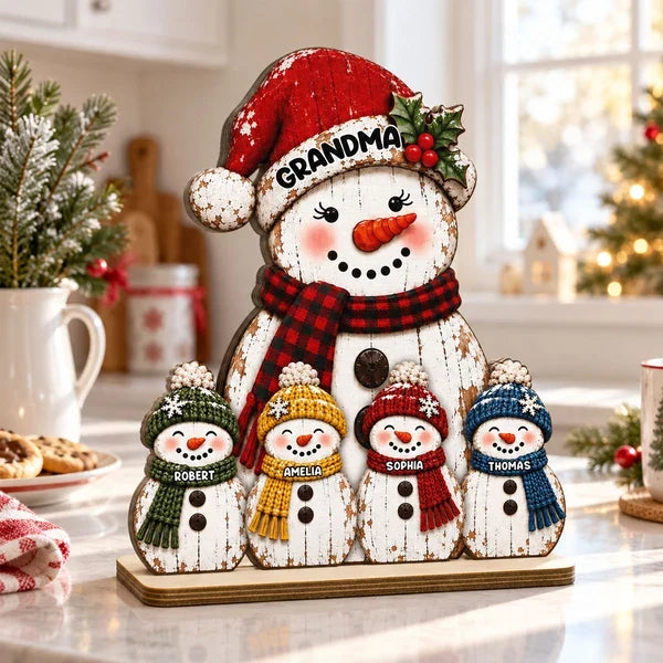 Personalized Wooden Plaque with Grandma and Grandkids Snowmen, Rustic Red Christmas Decor, Unique Gift for Grandma