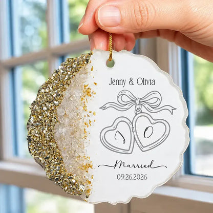 Personalized Resin Ornament for Married Couple, Gold Heart Charm Design, Unique Creative Gift