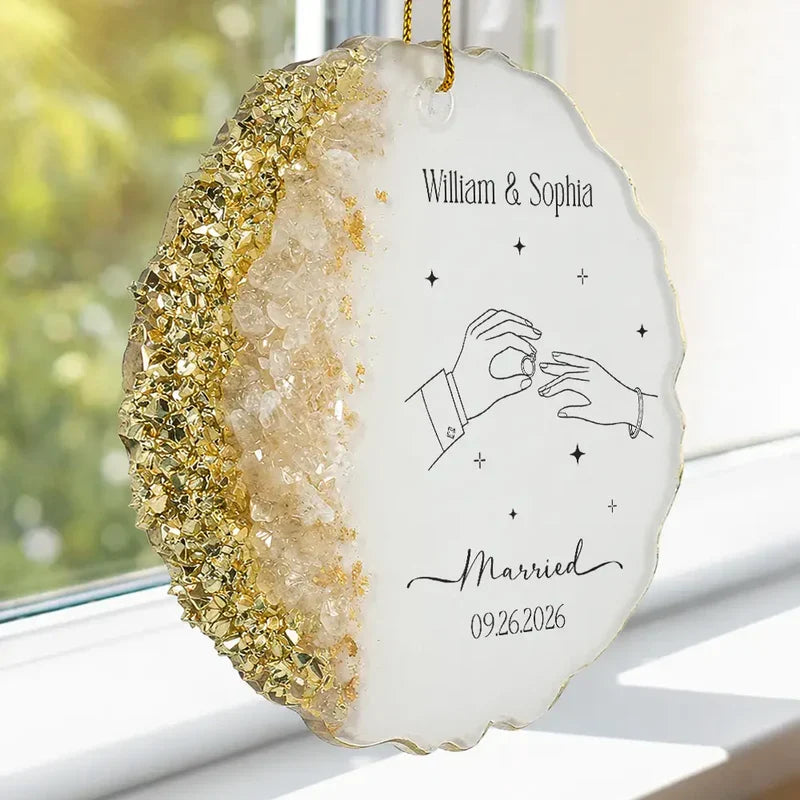 Personalized Resin Ornament for Married Couple, Gold Heart Charm Design, Unique Creative Gift