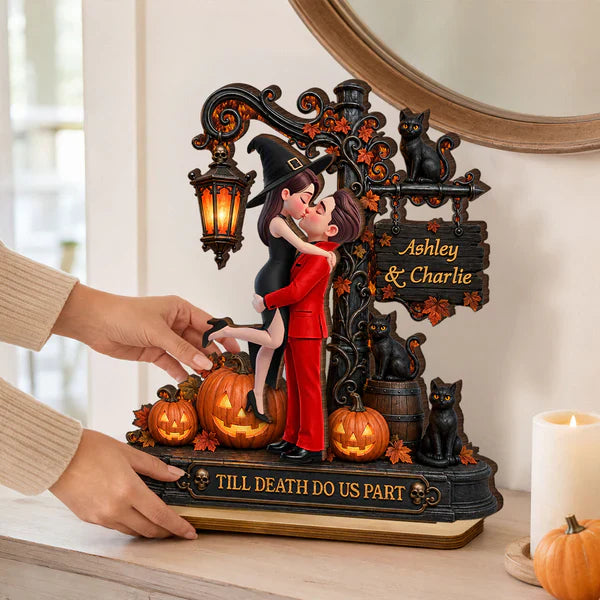 Personalized 2-Layer Wooden Plaque, Kissing Couple with Pumpkins & Black Cats, Creative Gift for Couple