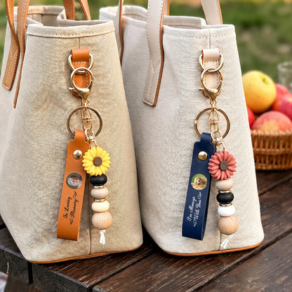 In Loving Memory PU Leather Daisy Keychain, Personalized Pink Floral Keepsake, Creative Gift for Family to Carry Daily