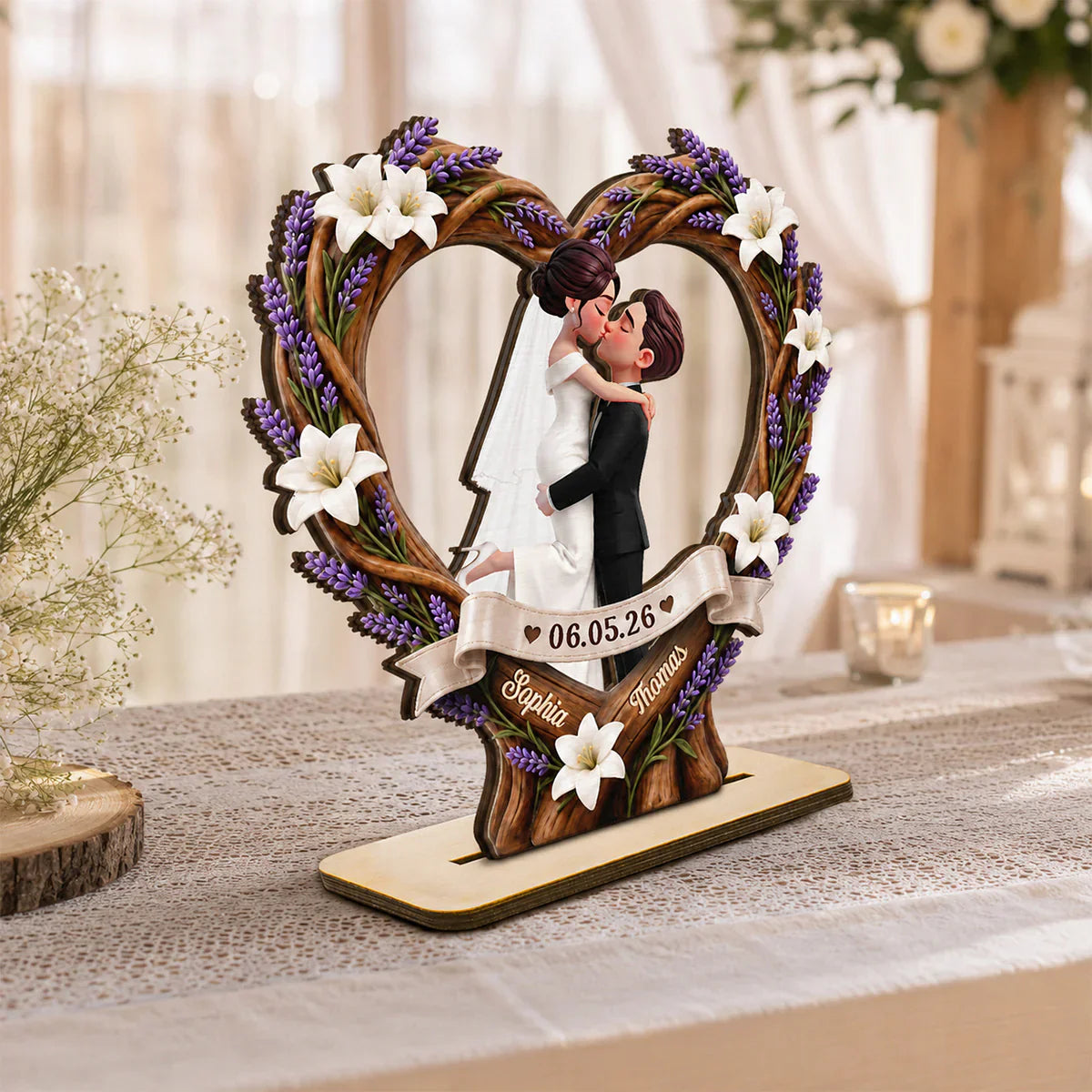 Custom Wooden Plaque with Romantic Couple Illustration, Creative Gift for Newlyweds and Anniversary Display