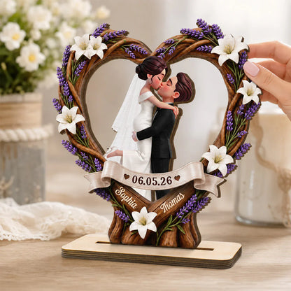 Custom Wooden Plaque with Romantic Couple Illustration, Creative Gift for Newlyweds and Anniversary Display