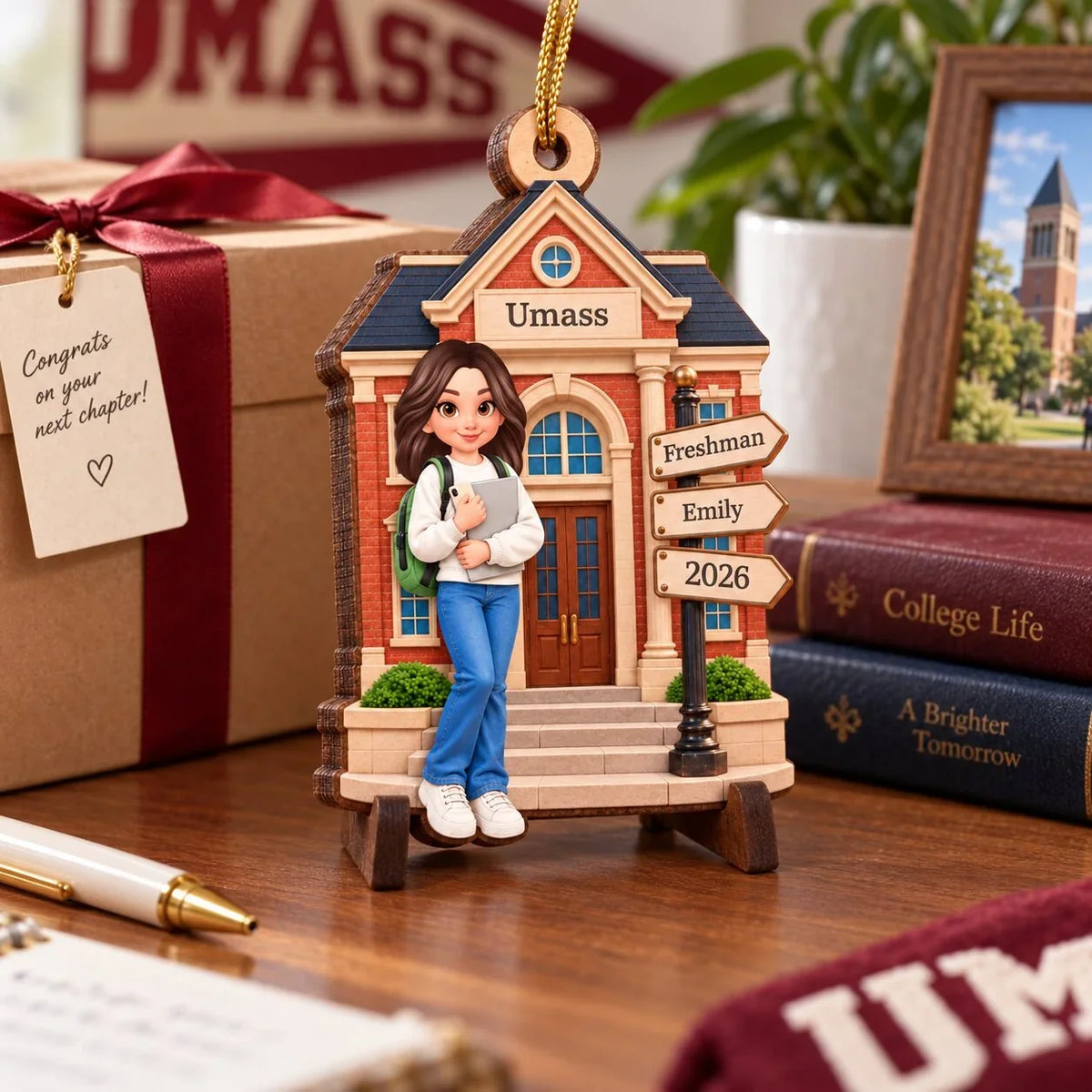 College Freshman Wooden Ornament, Personalized Campus Keepsake, Creative Christmas Gift for Students and Parents