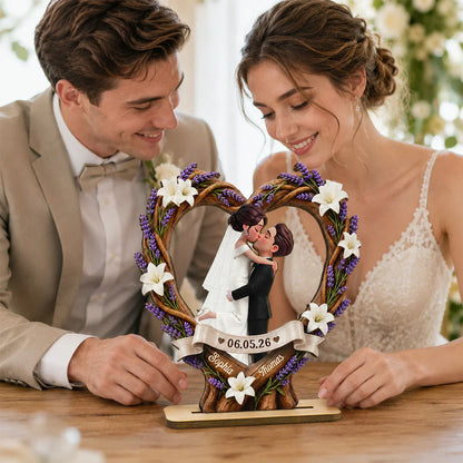 Custom Wooden Plaque with Romantic Couple Illustration, Creative Gift for Newlyweds and Anniversary Display