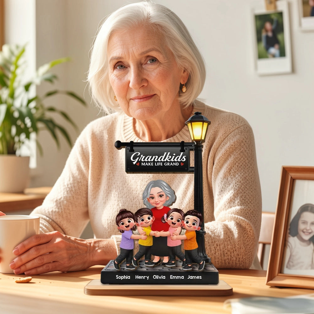 Personalized 2-Layer Wooden Plaque with Grandma and Grandkids Under Lamp Post, Sweet Family Keepsake, Unique Gift for Grandma