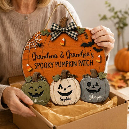 Personalized Wooden Sign, Smiling Jack-o'-Lantern Family Keepsake, Creative Halloween Gift for Grandma & Grandpa