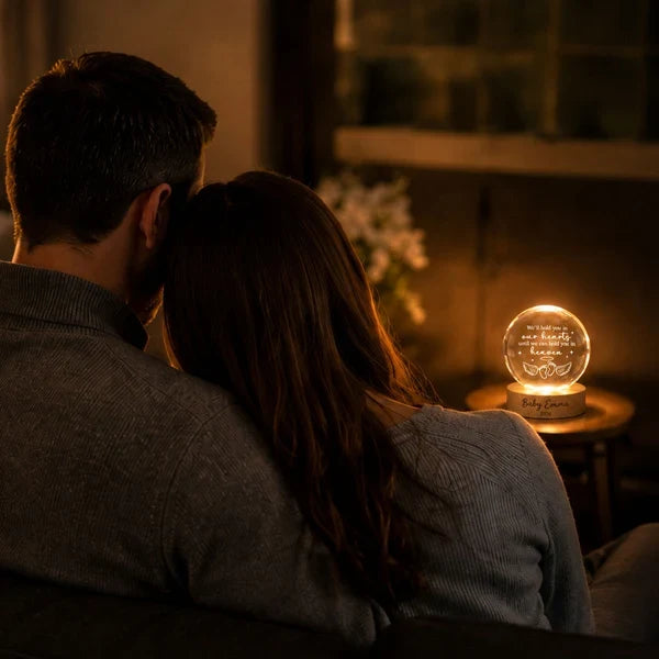 Personalized Globe Lamp with Angel Baby Footprints, Warm Memorial Decor, Unique Gift for Grieving Parents