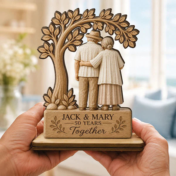 Custom Wooden Plaque with Arm-in-Arm Couple Under Leafy Tree, Creative Gift for Husband & Wife