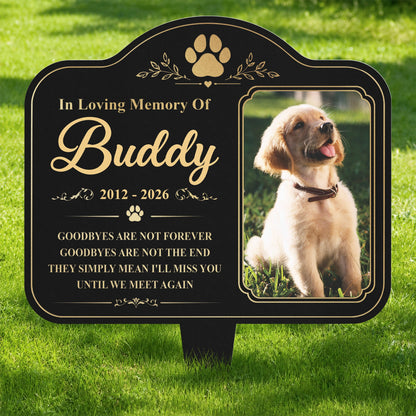 Goodbyes Are Not Forever Metal Garden Stake, Personalized Dog Tribute in Green Garden, Creative Sympathy Gift for Pet Owner