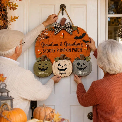 Personalized Wooden Sign, Smiling Jack-o'-Lantern Family Keepsake, Creative Halloween Gift for Grandma & Grandpa